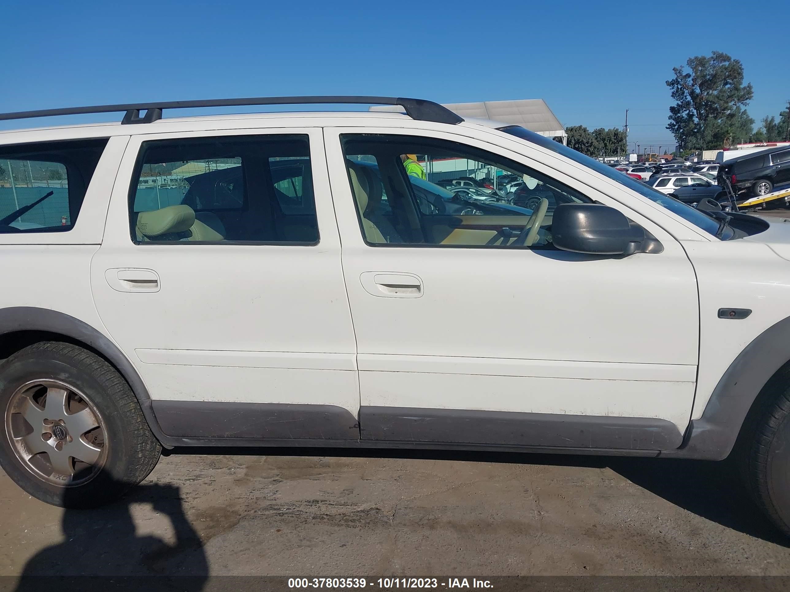 Photo 12 VIN: YV1SZ58D111005474 - VOLVO V70 