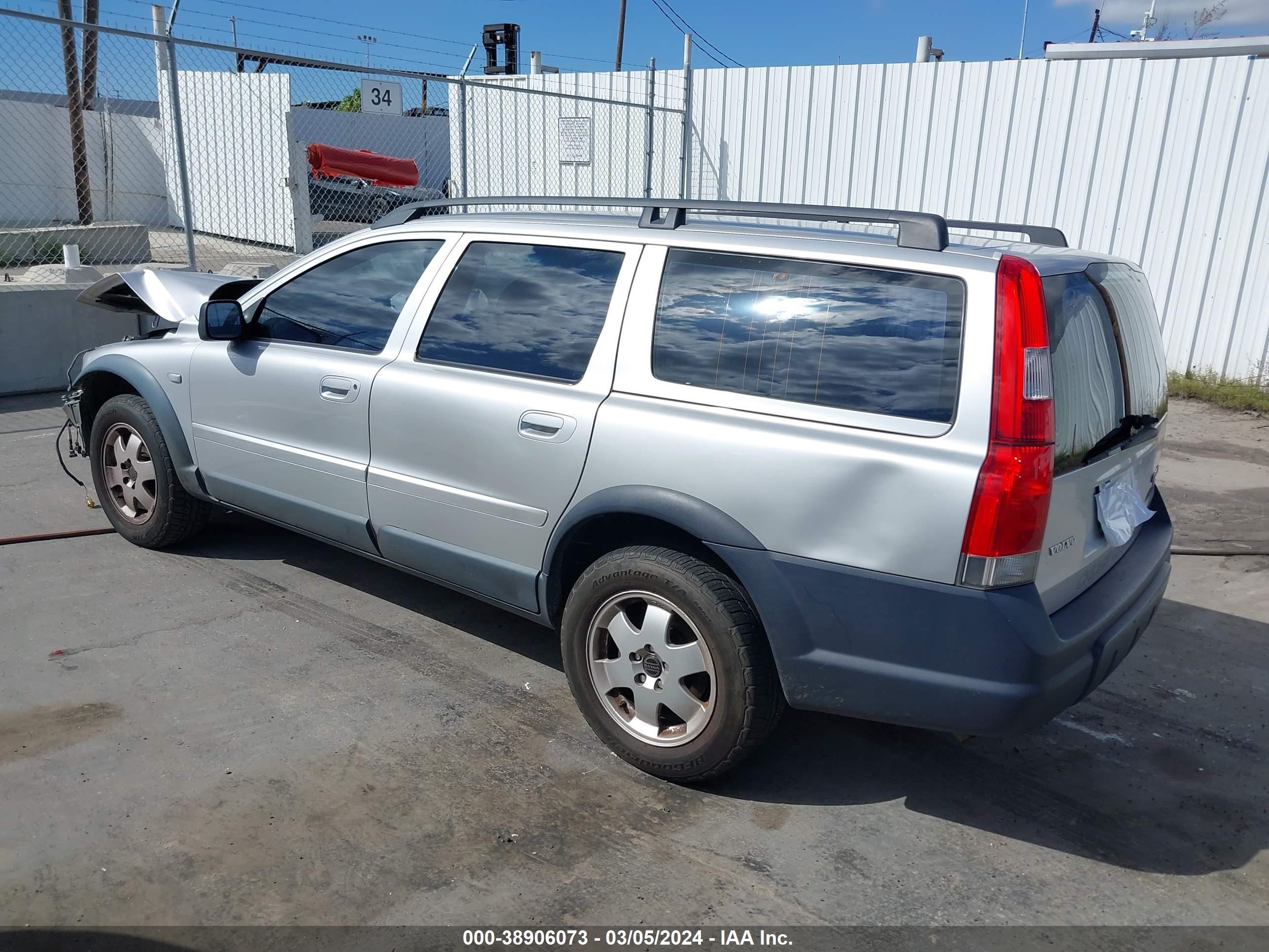 Photo 2 VIN: YV1SZ58D311039934 - VOLVO V70 