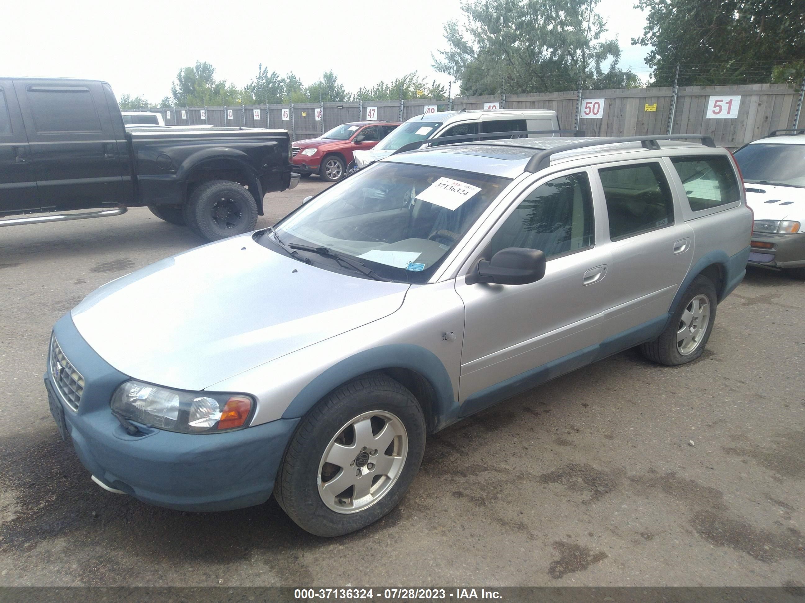 Photo 1 VIN: YV1SZ58D811029271 - VOLVO V70 