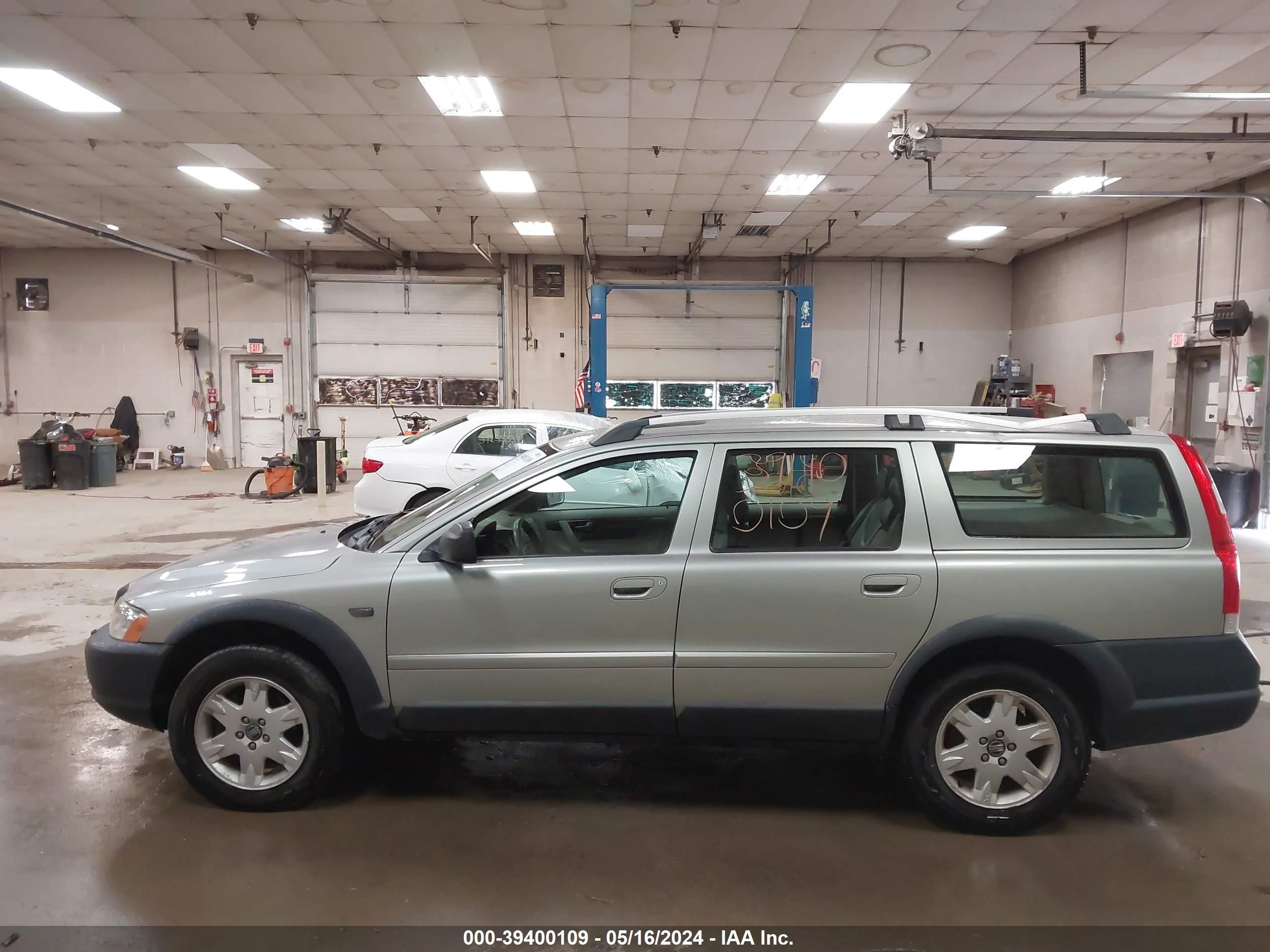 Photo 13 VIN: YV1SZ592251189388 - VOLVO XC70 