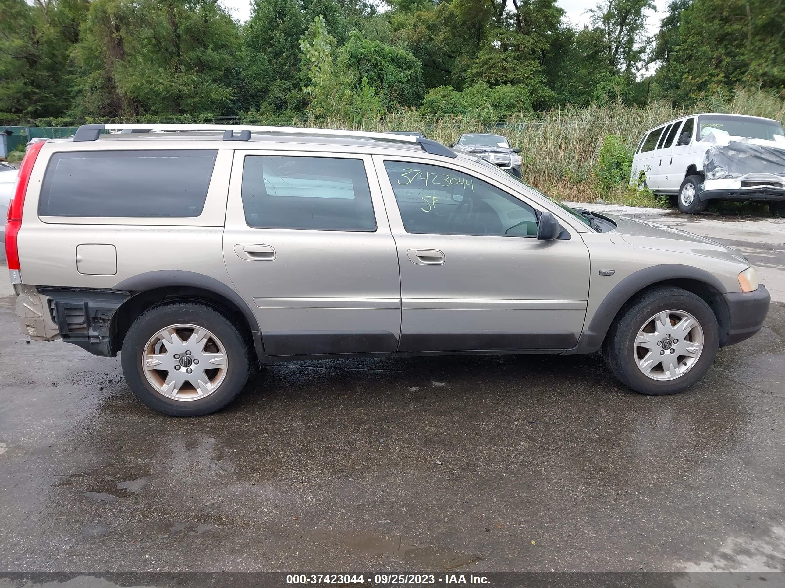 Photo 13 VIN: YV1SZ592351199069 - VOLVO XC70 