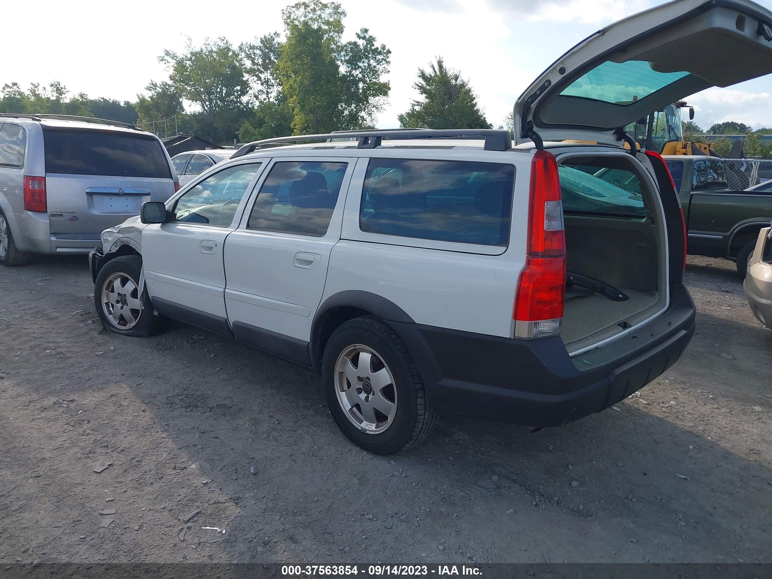 Photo 2 VIN: YV1SZ59H241153350 - VOLVO V70 