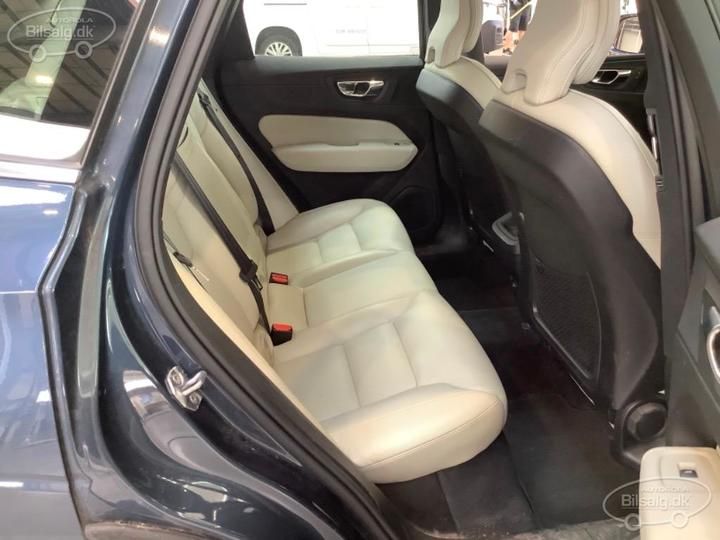 Photo 3 VIN: YV1UZA8UCK1282784 - VOLVO XC60 SUV 