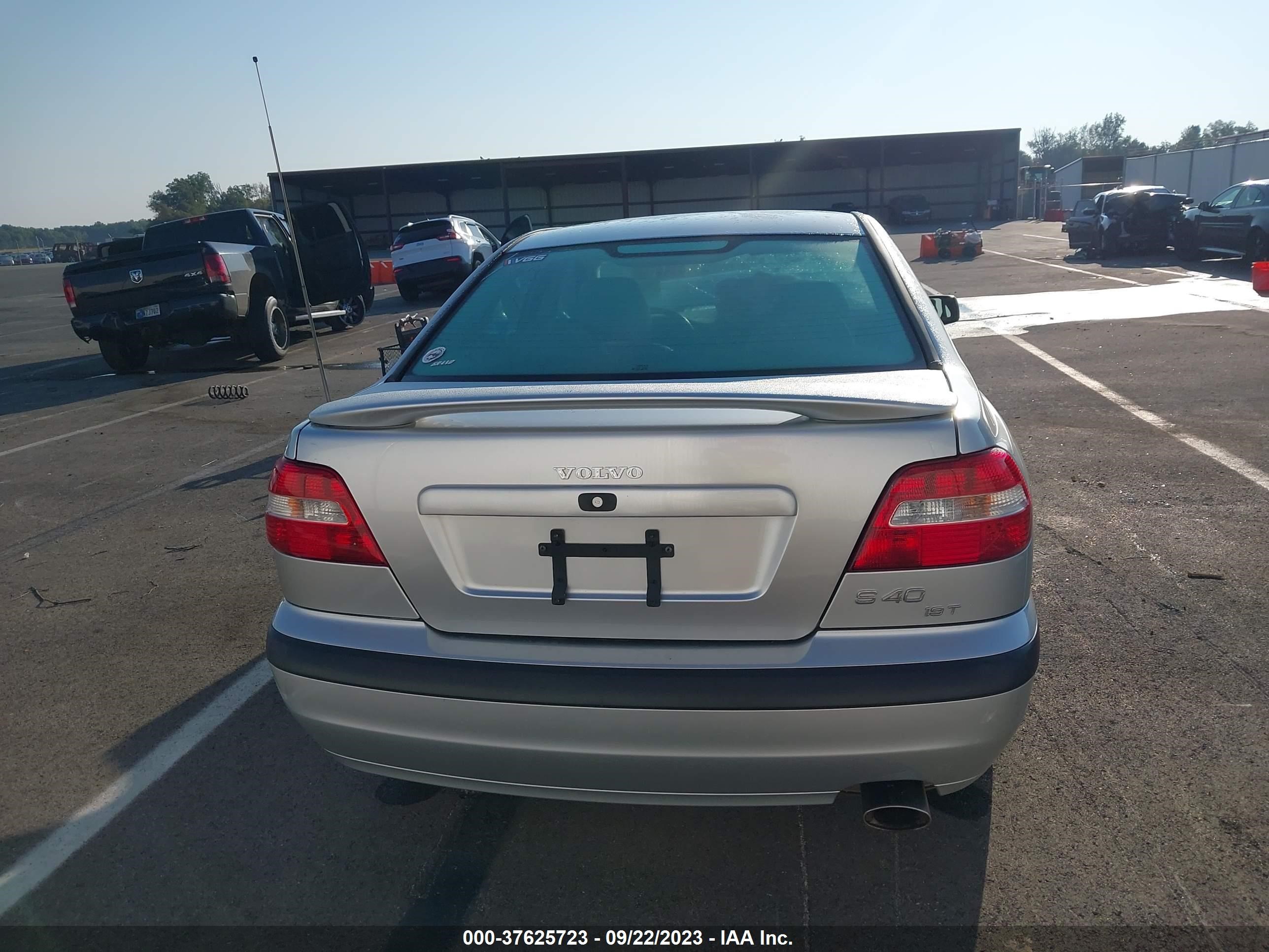 Photo 16 VIN: YV1VS29551F728643 - VOLVO S40 