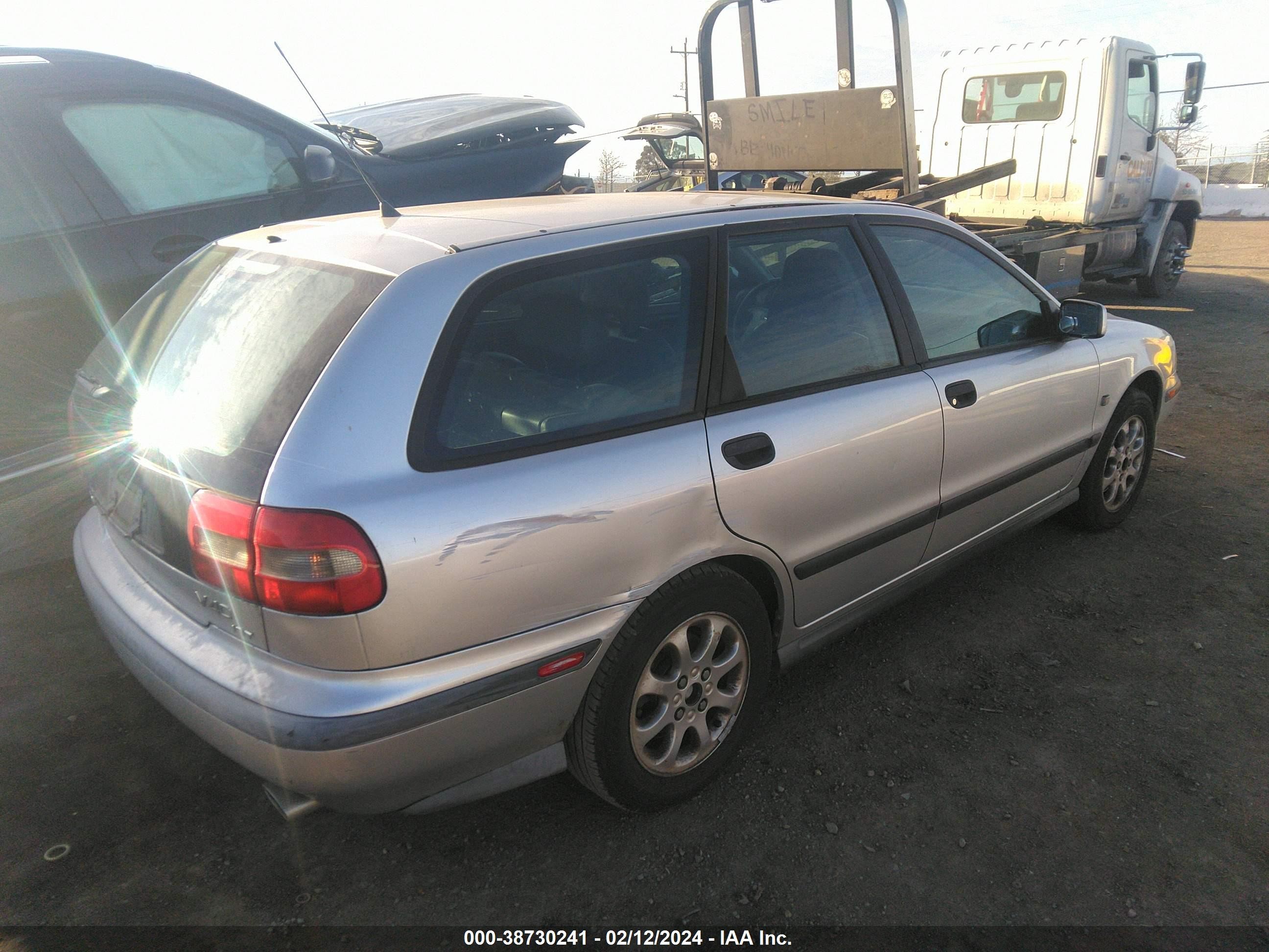 Photo 3 VIN: YV1VW2559YF524237 - VOLVO V40 