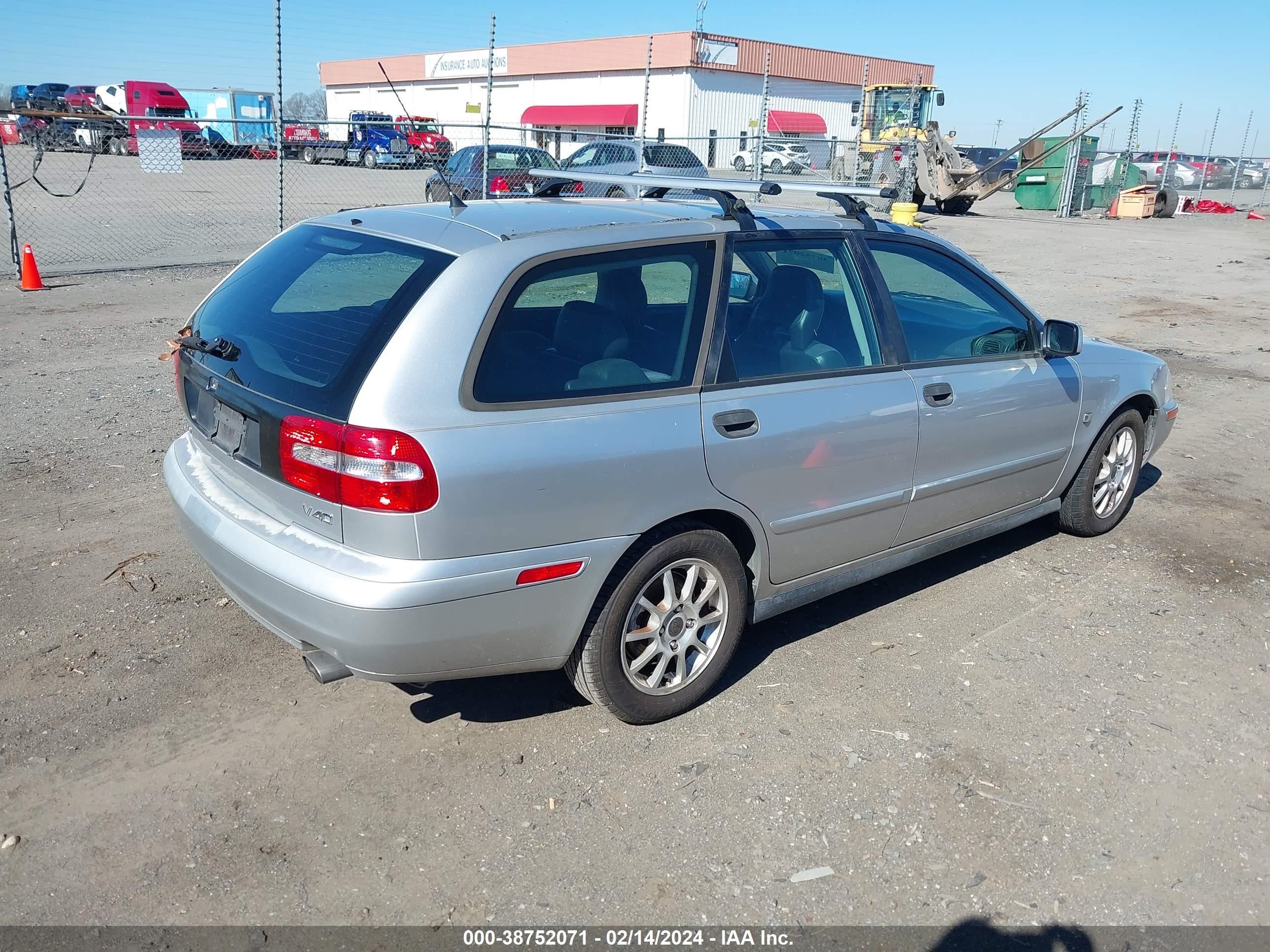 Photo 3 VIN: YV1VW27524F082523 - VOLVO V40 