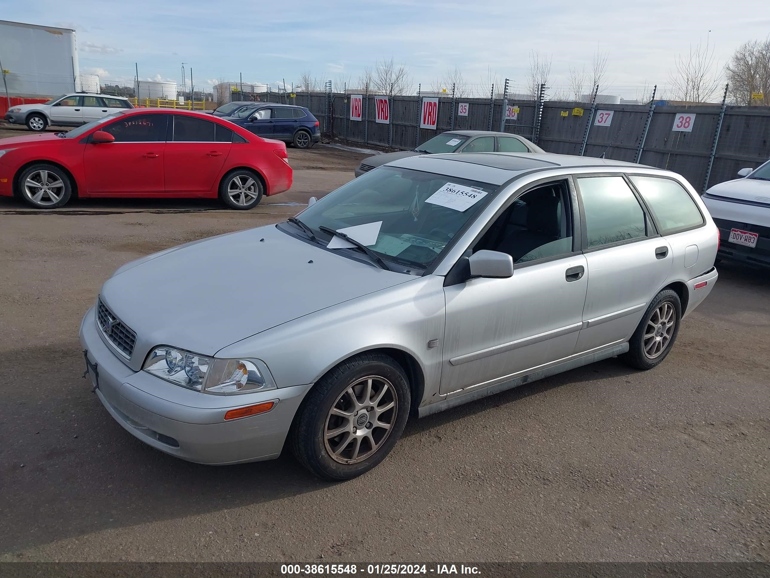 Photo 1 VIN: YV1VW27524F085759 - VOLVO V40 