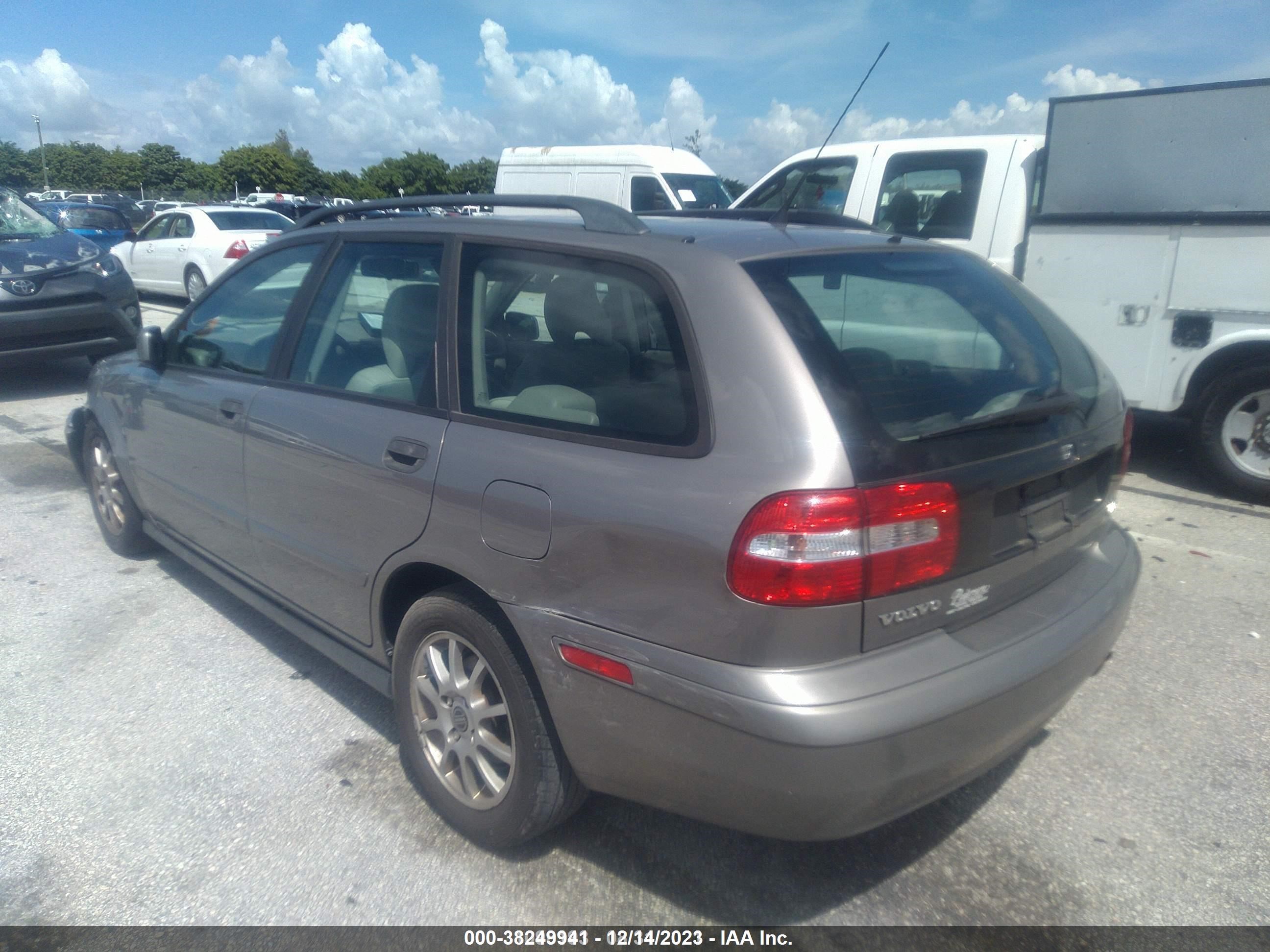 Photo 2 VIN: YV1VW27574F080783 - VOLVO V40 