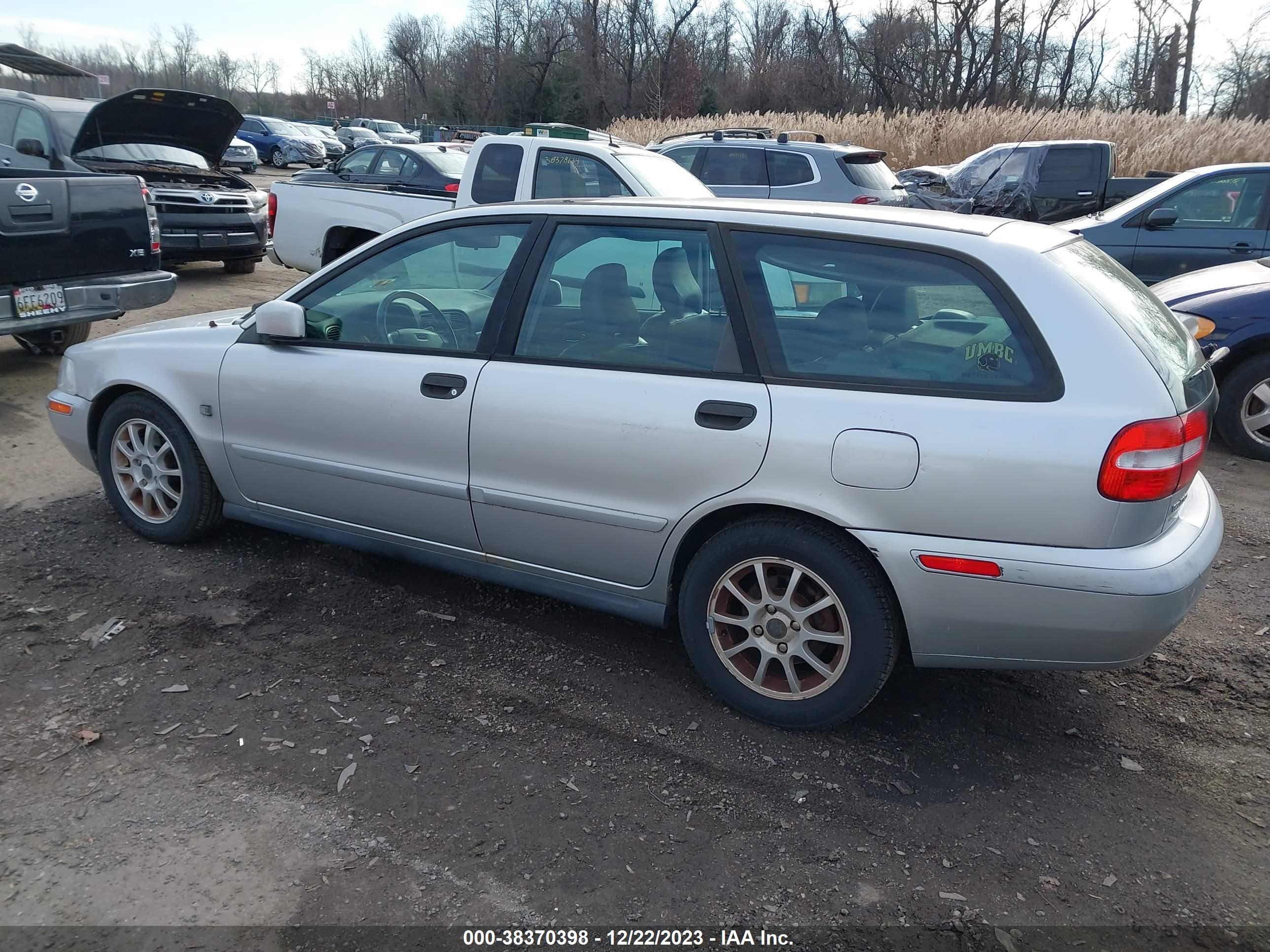 Photo 2 VIN: YV1VW29563F940247 - VOLVO V40 