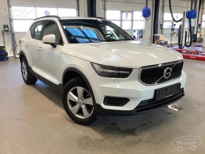 Photo 3 VIN: YV1XZ14B1K2133026 - VOLVO XC40 SUV 