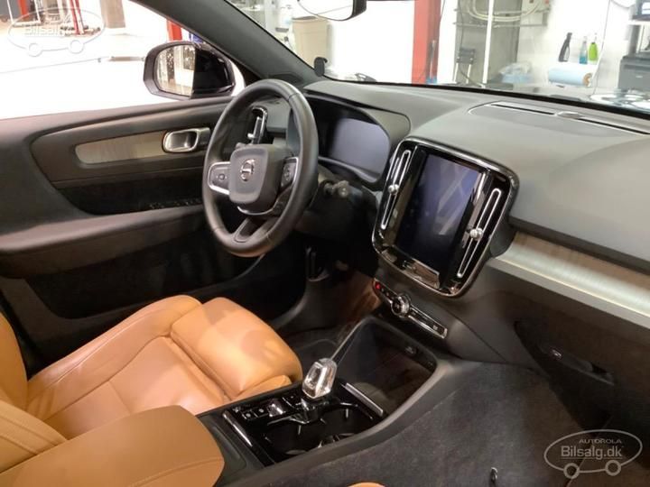 Photo 3 VIN: YV1XZ72VDL2228955 - VOLVO XC40 SUV 