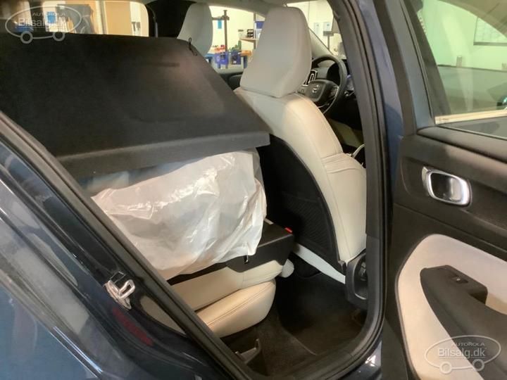 Photo 15 VIN: YV1XZA6VCK2105661 - VOLVO XC40 SUV 