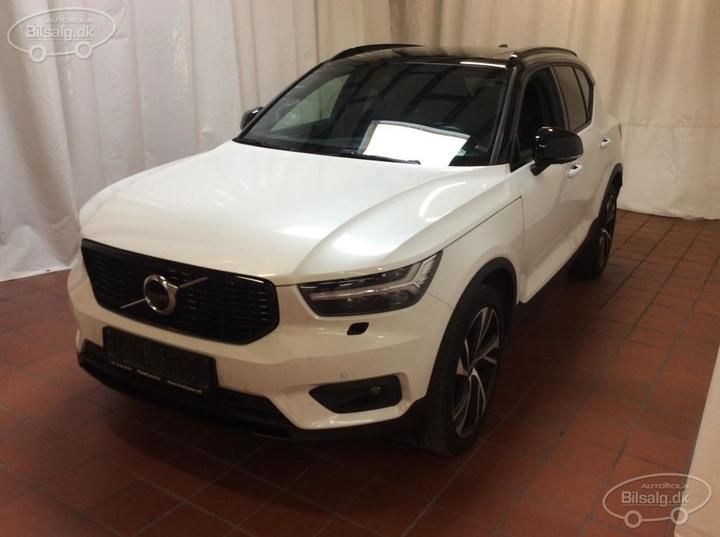 Photo 1 VIN: YV1XZACBDK2113926 - VOLVO XC40 SUV 