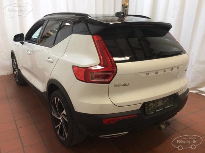 Photo 23 VIN: YV1XZACBDK2113926 - VOLVO XC40 SUV 