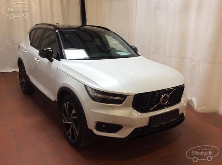 Photo 3 VIN: YV1XZACBDK2113926 - VOLVO XC40 SUV 