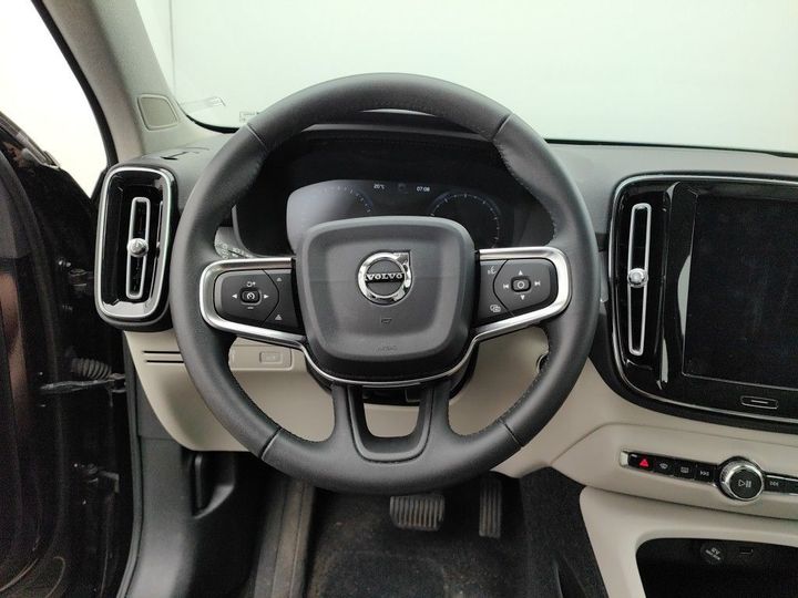 Photo 33 VIN: YV1XZACVDK2116205 - VOLVO XC40 '17 