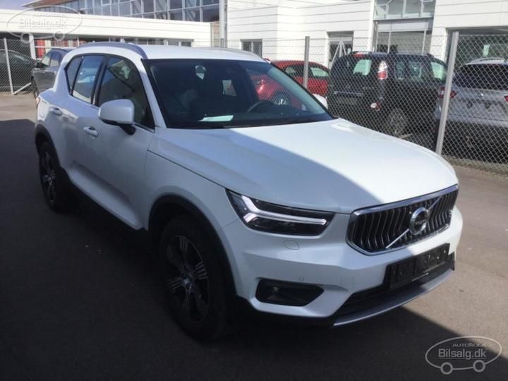 Photo 2 VIN: YV1XZACVDL2268540 - VOLVO XC40 SUV 