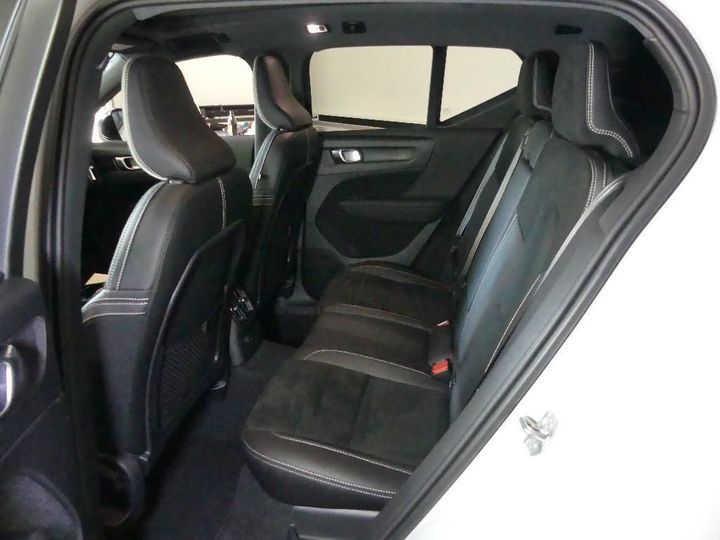 Photo 4 VIN: YV1XZBBBFM2442436 - VOLVO XC40 