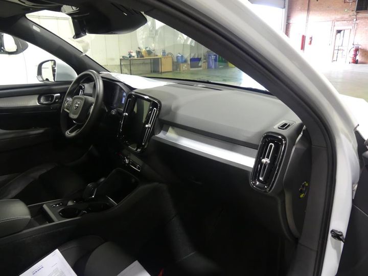 Photo 2 VIN: YV1XZBBVFL2345674 - VOLVO XC40 