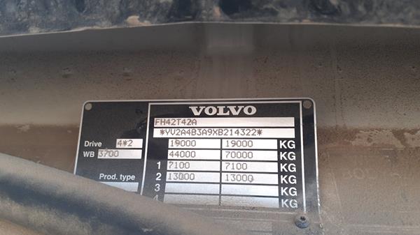 Photo 1 VIN: YV2A4B3A9XB214322 - VOLVO TRUCK HEAD 