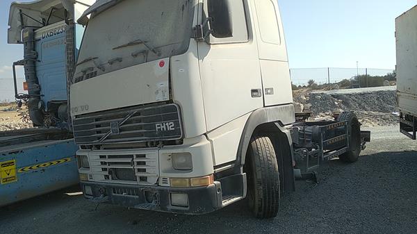 Photo 3 VIN: YV2A4DAA7YB241809 - VOLVO FH12 