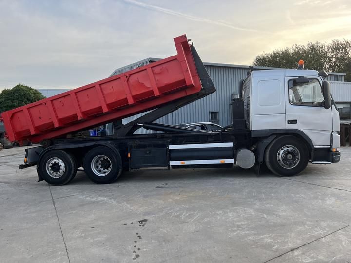 Photo 2 VIN: YV2J4DEC9XA296598 - VOLVO FM7-320 HEAVY LORRY 