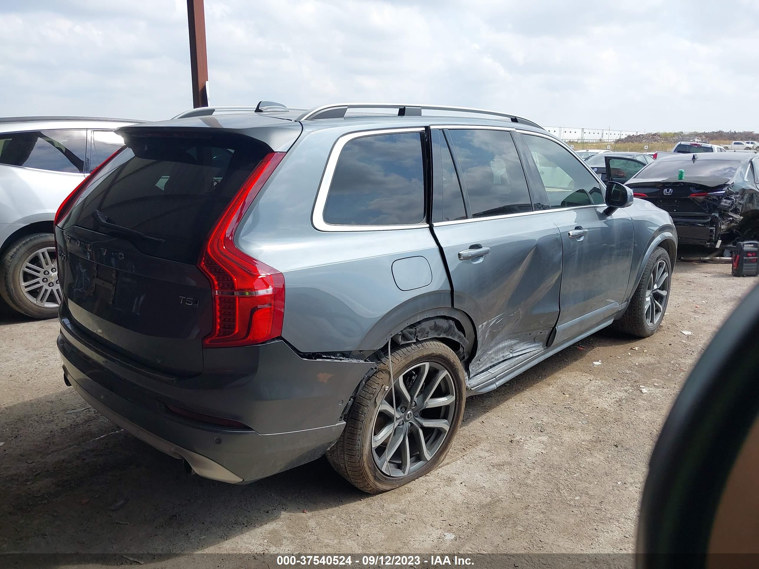 Photo 3 VIN: YV4102PK2J1349788 - VOLVO XC90 