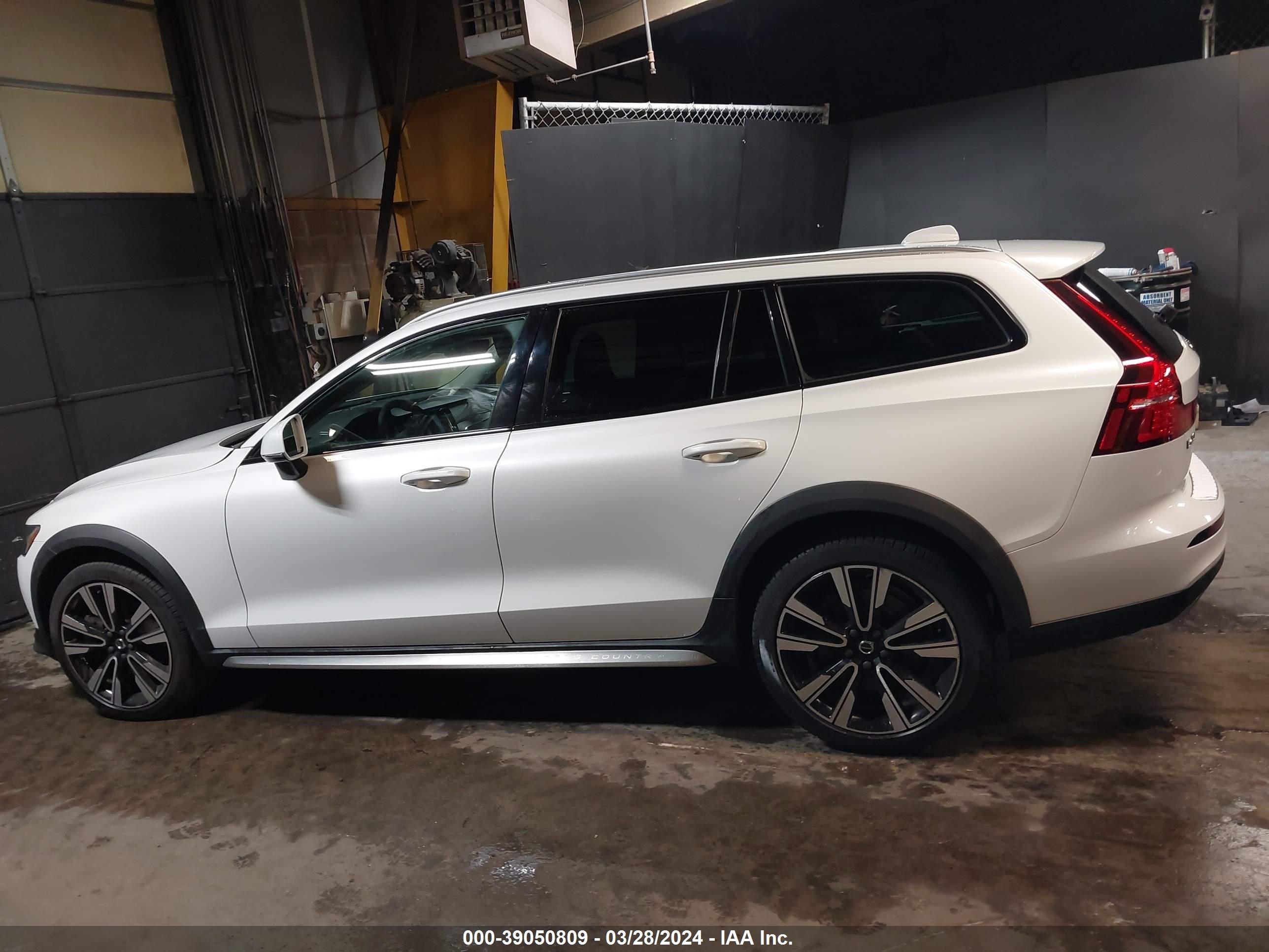 Photo 13 VIN: YV4102WK2L1045428 - VOLVO V60 CROSS COUNTRY 