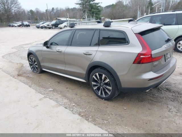 Photo 2 VIN: YV4102WK4L1037220 - VOLVO V60 CROSS COUNTRY 