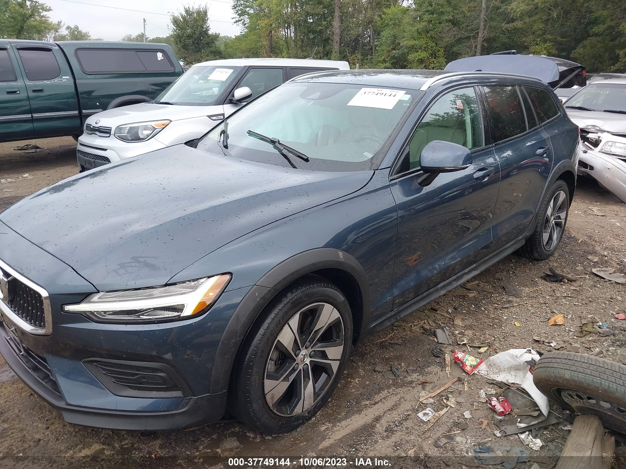 Photo 1 VIN: YV4102WK8L1046941 - VOLVO V60 CROSS COUNTRY 