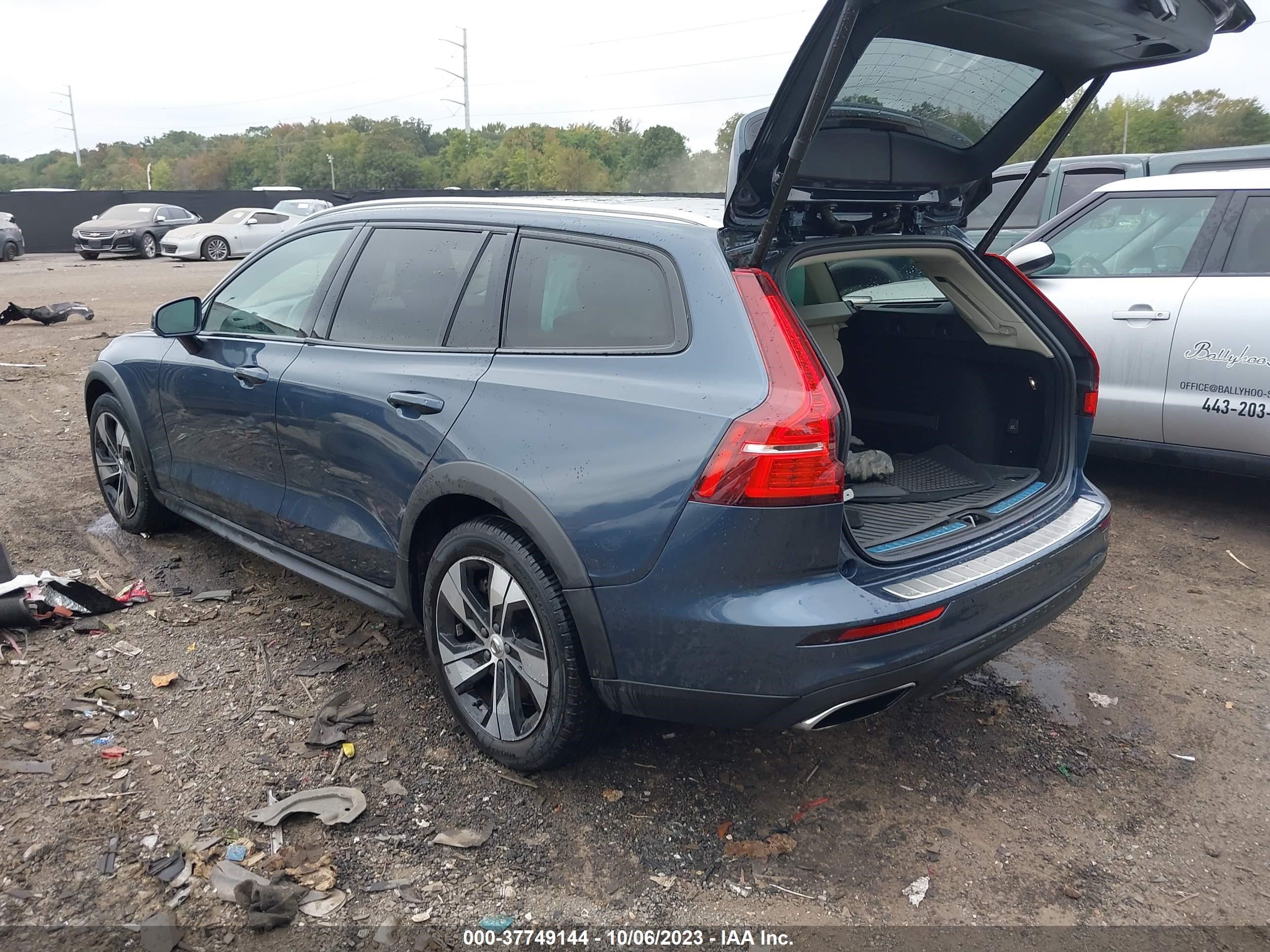 Photo 2 VIN: YV4102WK8L1046941 - VOLVO V60 CROSS COUNTRY 