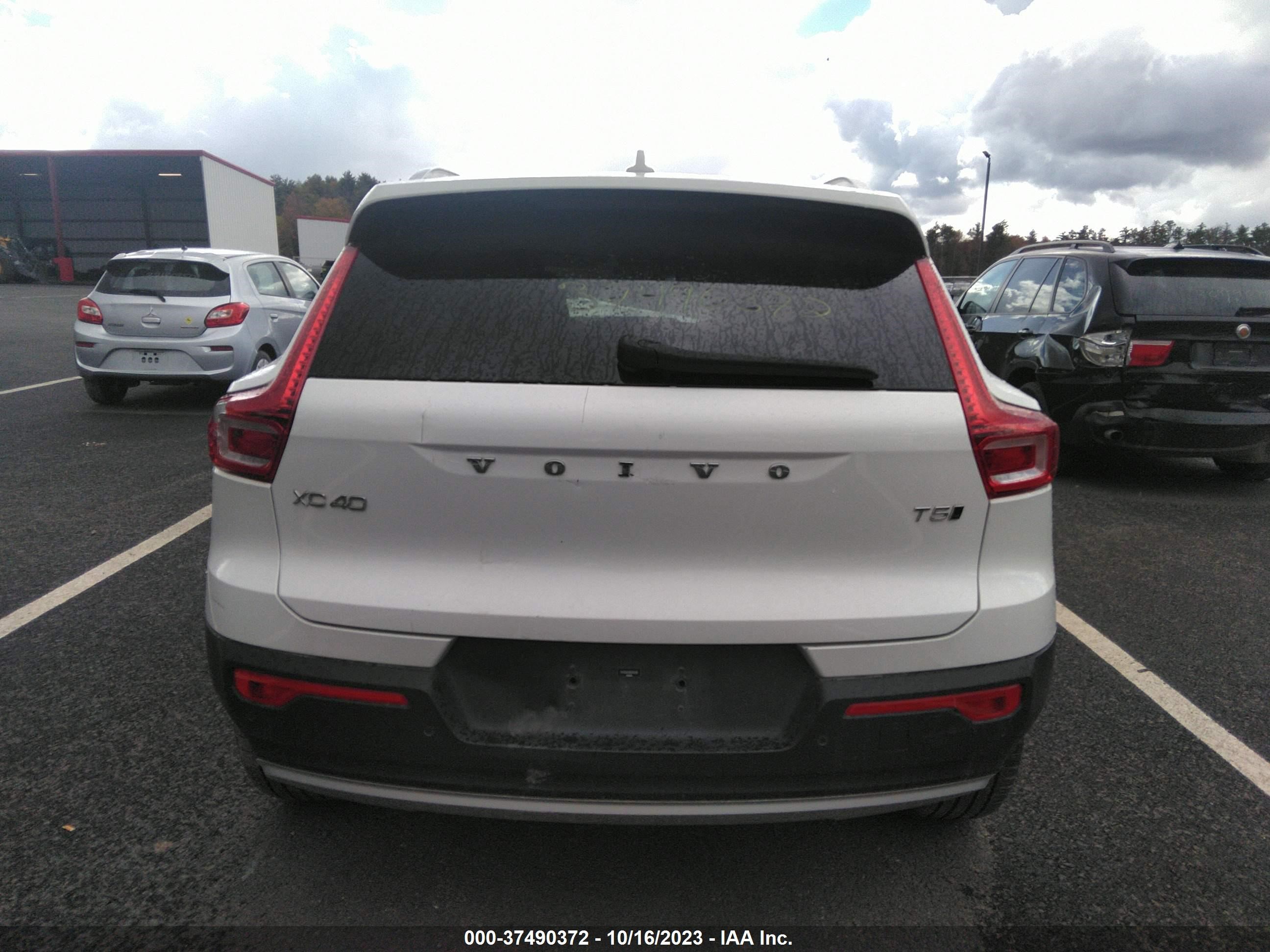 Photo 15 VIN: YV4162UKXN2654393 - VOLVO XC40 