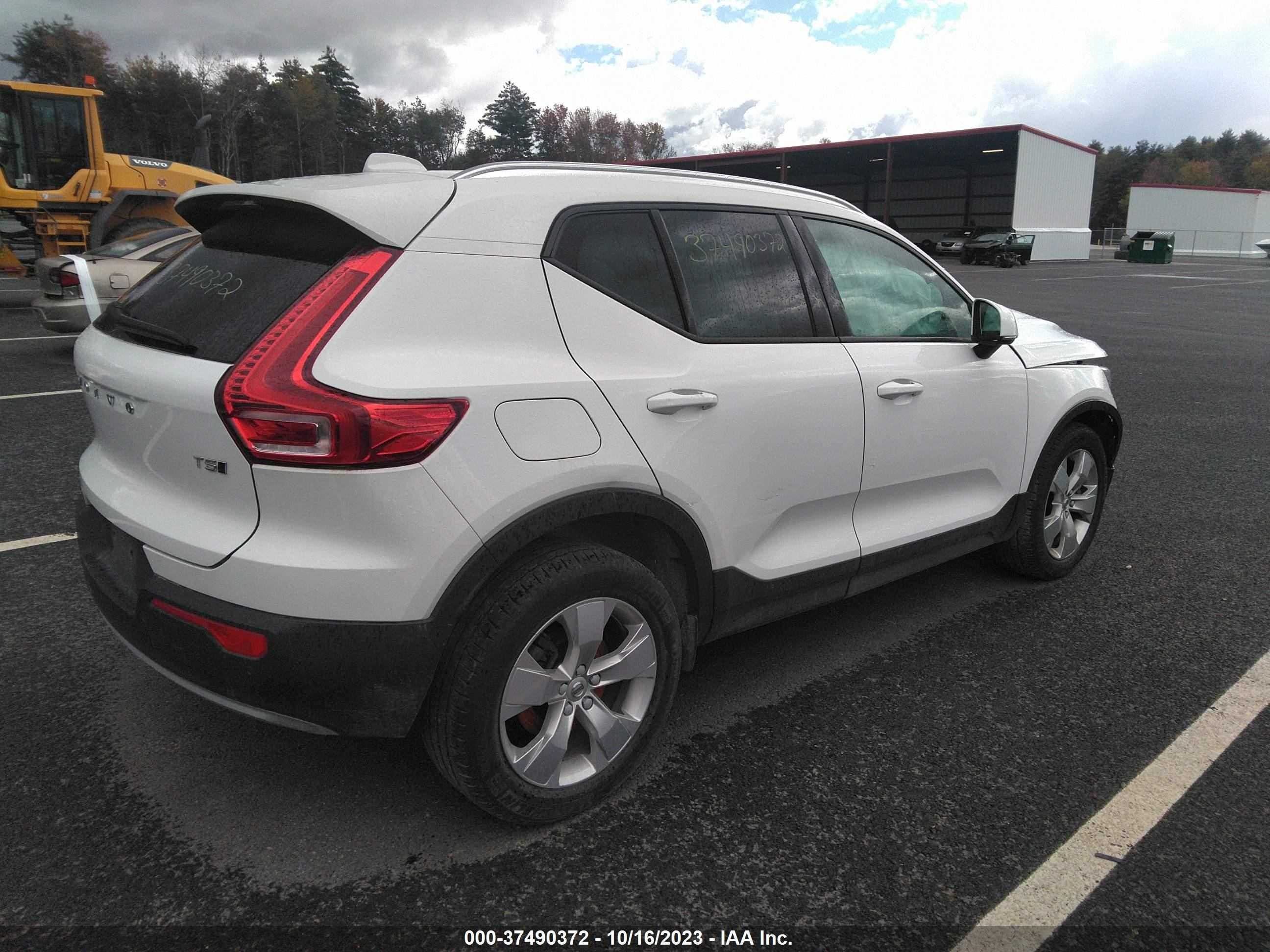 Photo 3 VIN: YV4162UKXN2654393 - VOLVO XC40 