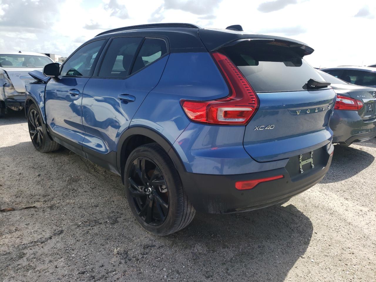 Photo 1 VIN: YV4162UM8M2430720 - VOLVO XC40 