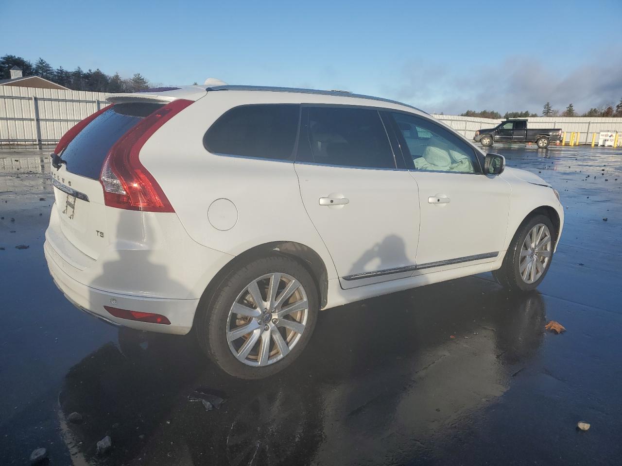 Photo 2 VIN: YV440MDU1H2081853 - VOLVO XC60 