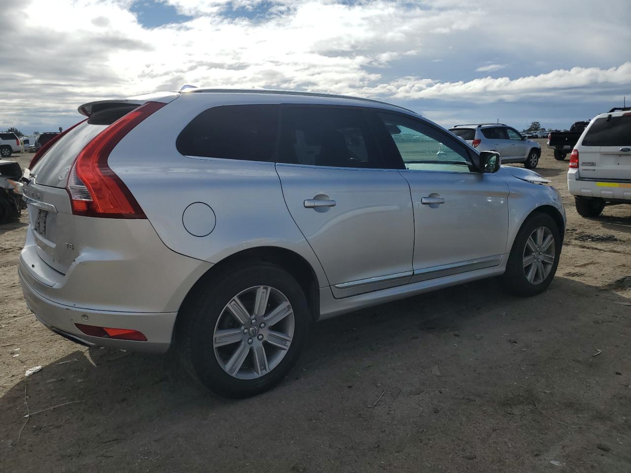 Photo 2 VIN: YV440MDUXH2006360 - VOLVO XC60 