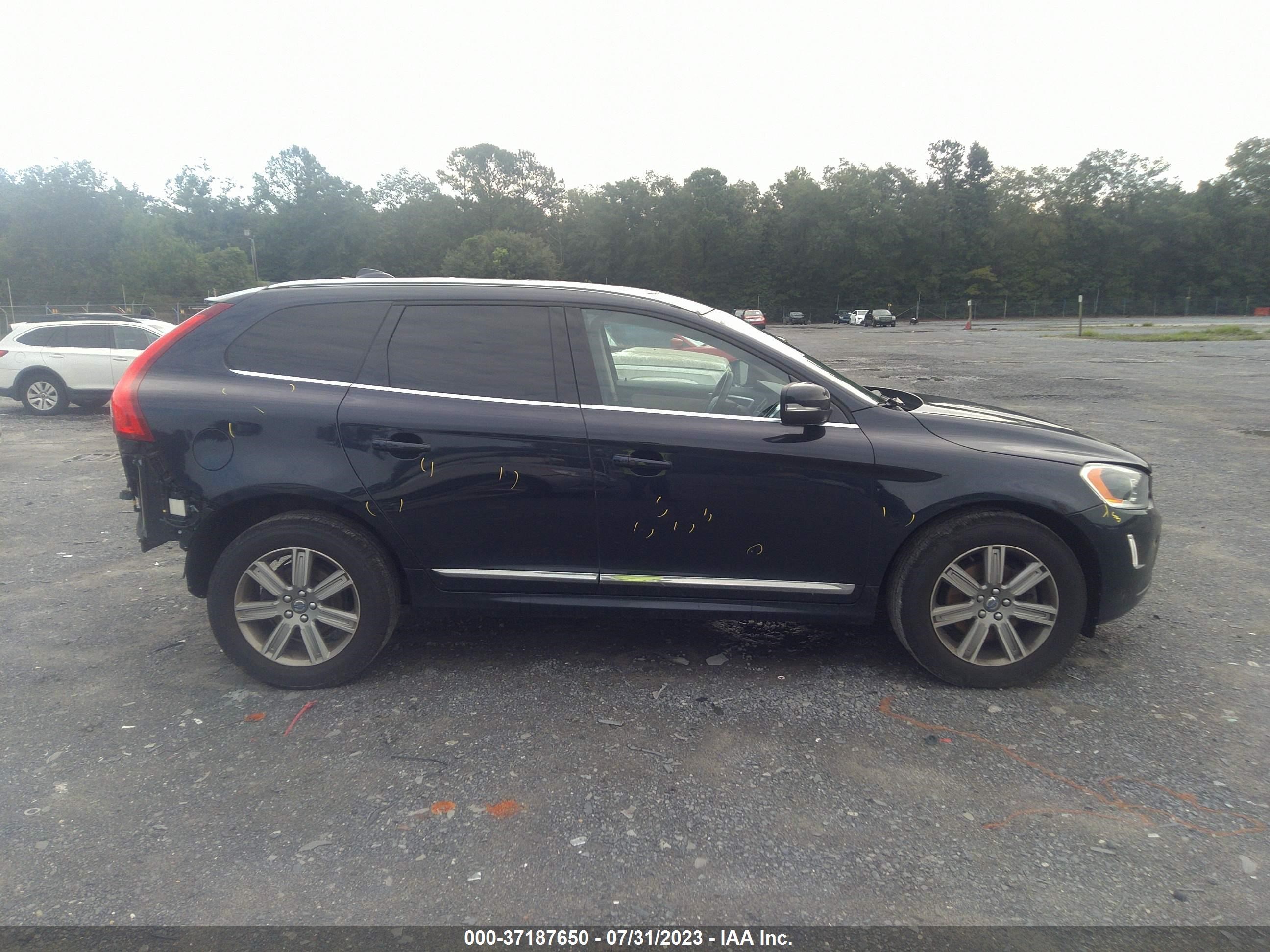 Photo 12 VIN: YV440MRU6H2131171 - VOLVO XC60 