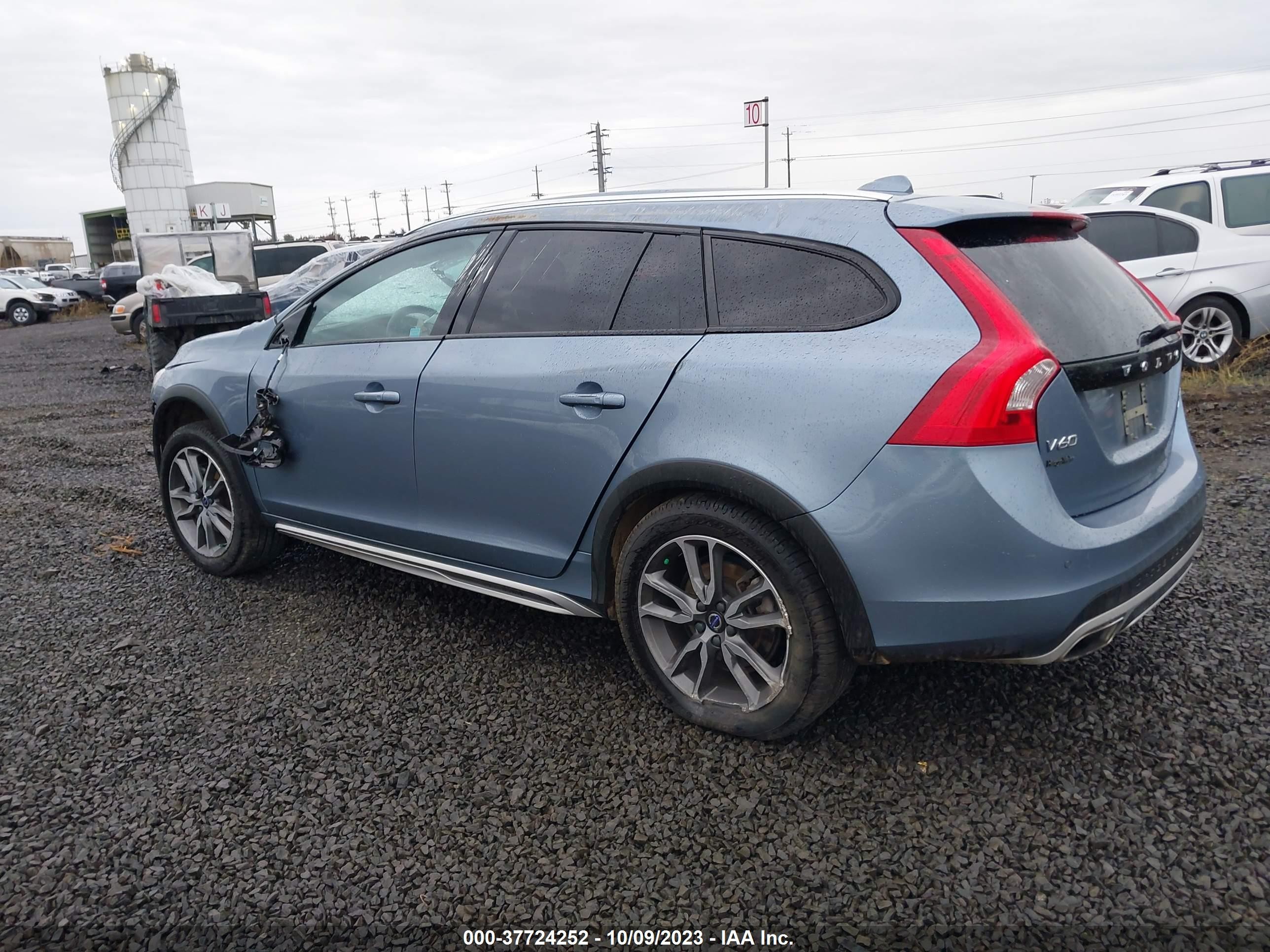 Photo 2 VIN: YV440MWK1J2046070 - VOLVO V60 CROSS COUNTRY 