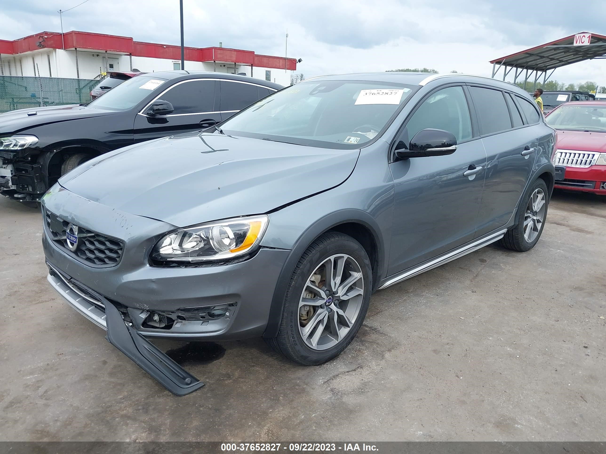 Photo 1 VIN: YV440MWK4H1041199 - VOLVO V60 CROSS COUNTRY 