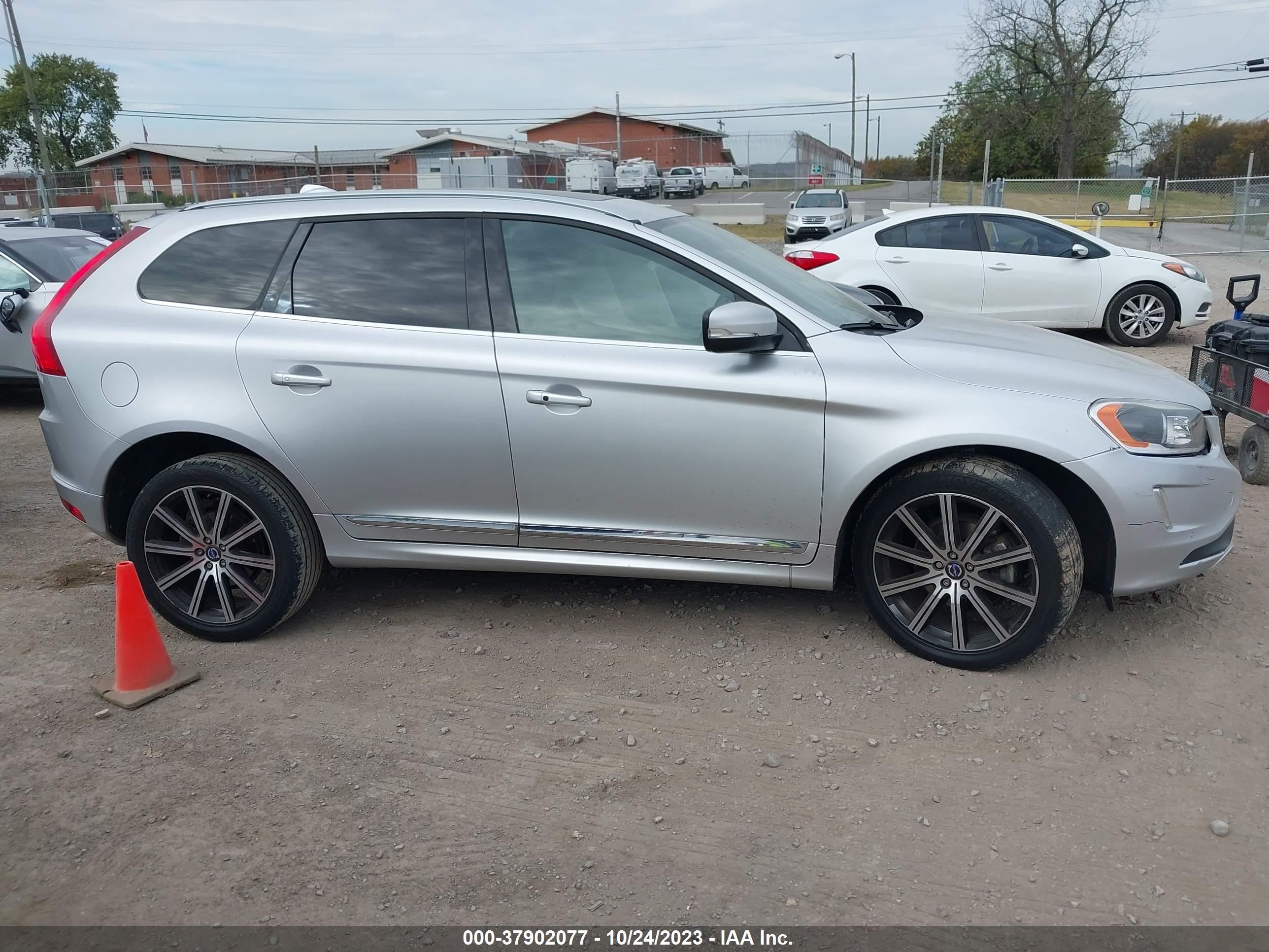 Photo 12 VIN: YV449MRU2H2116012 - VOLVO XC60 