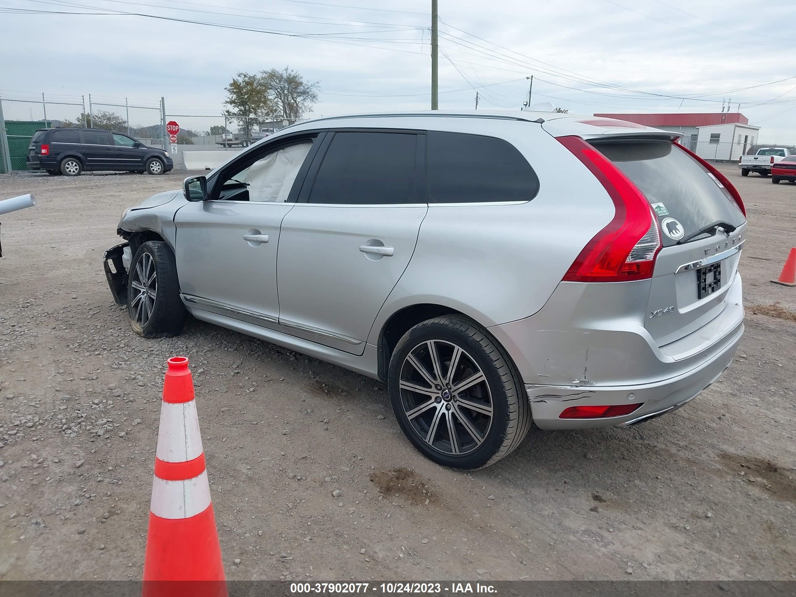 Photo 2 VIN: YV449MRU2H2116012 - VOLVO XC60 