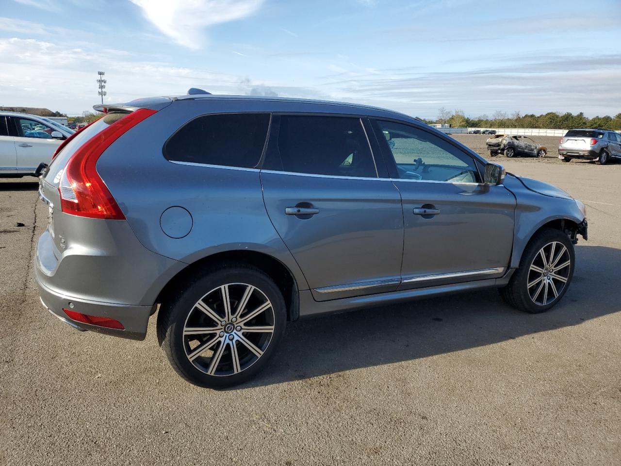 Photo 2 VIN: YV449MRU8H2225705 - VOLVO XC60 