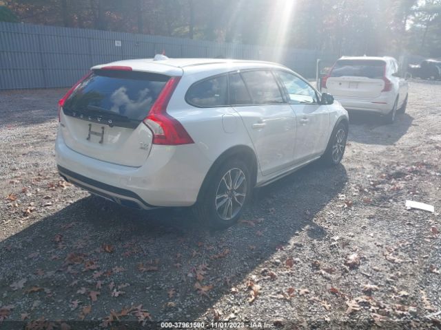 Photo 3 VIN: YV4612HK2G1006229 - VOLVO V60 CROSS COUNTRY 