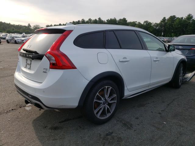 Photo 3 VIN: YV4612HK7F1000747 - VOLVO V60 CROSS 