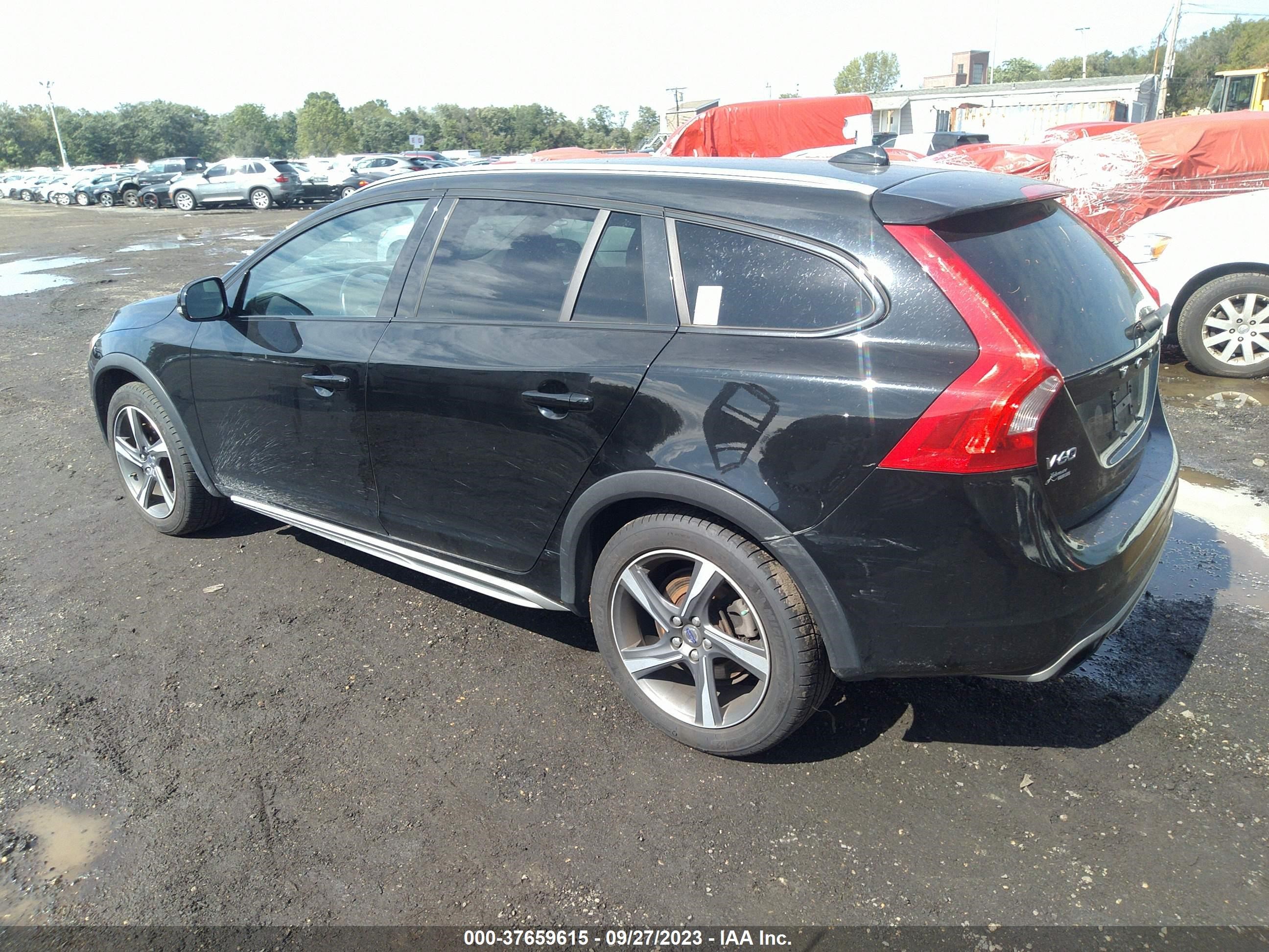 Photo 2 VIN: YV4612HK7G1003035 - VOLVO V60 CROSS COUNTRY 