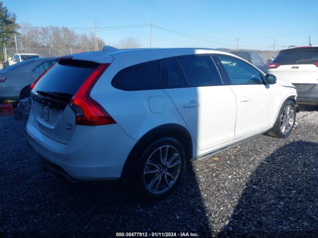 Photo 3 VIN: YV4612HM5G1007635 - VOLVO V60 CROSS COUNTRY 