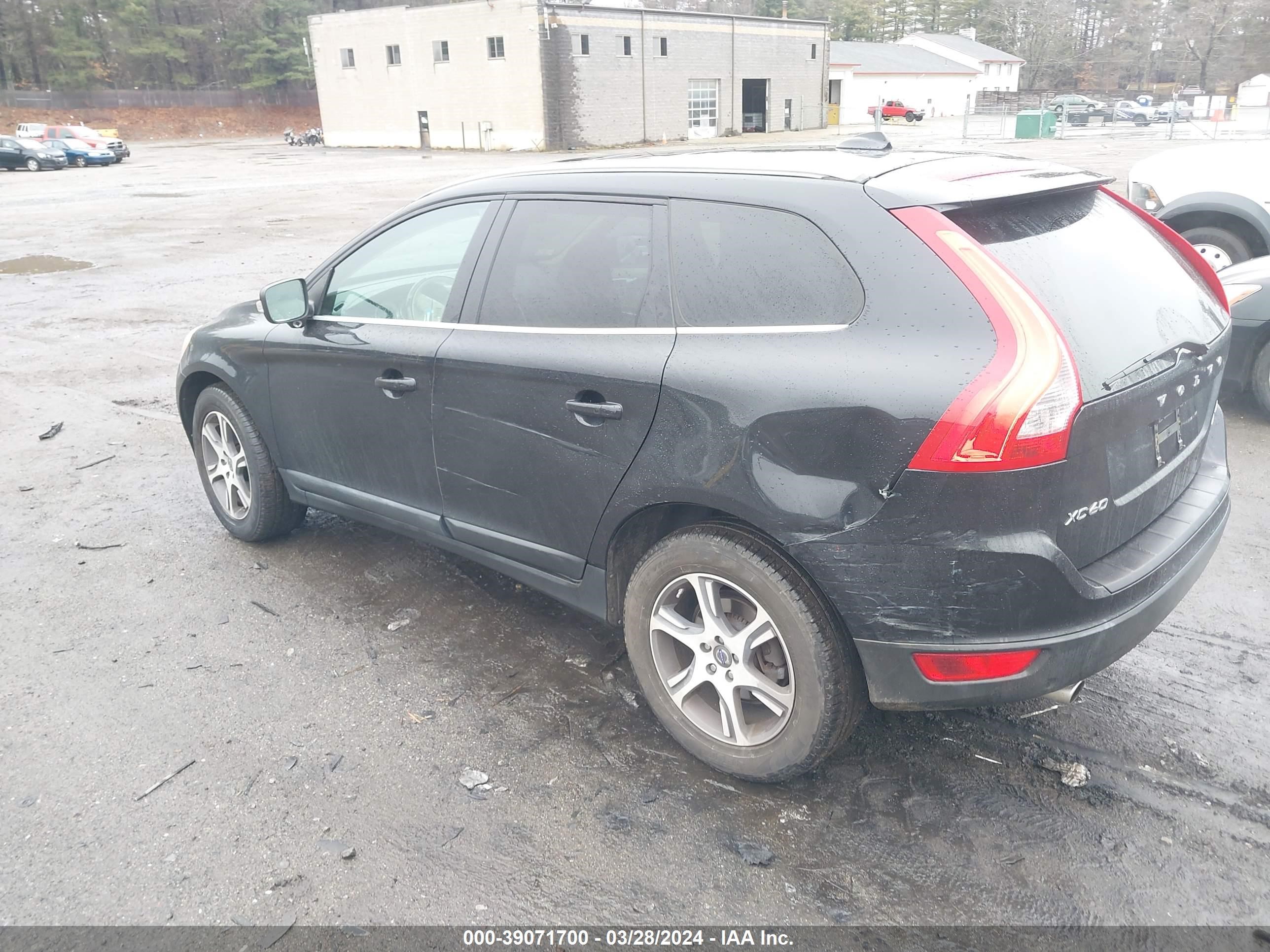 Photo 2 VIN: YV4902DZ1D2385877 - VOLVO XC60 