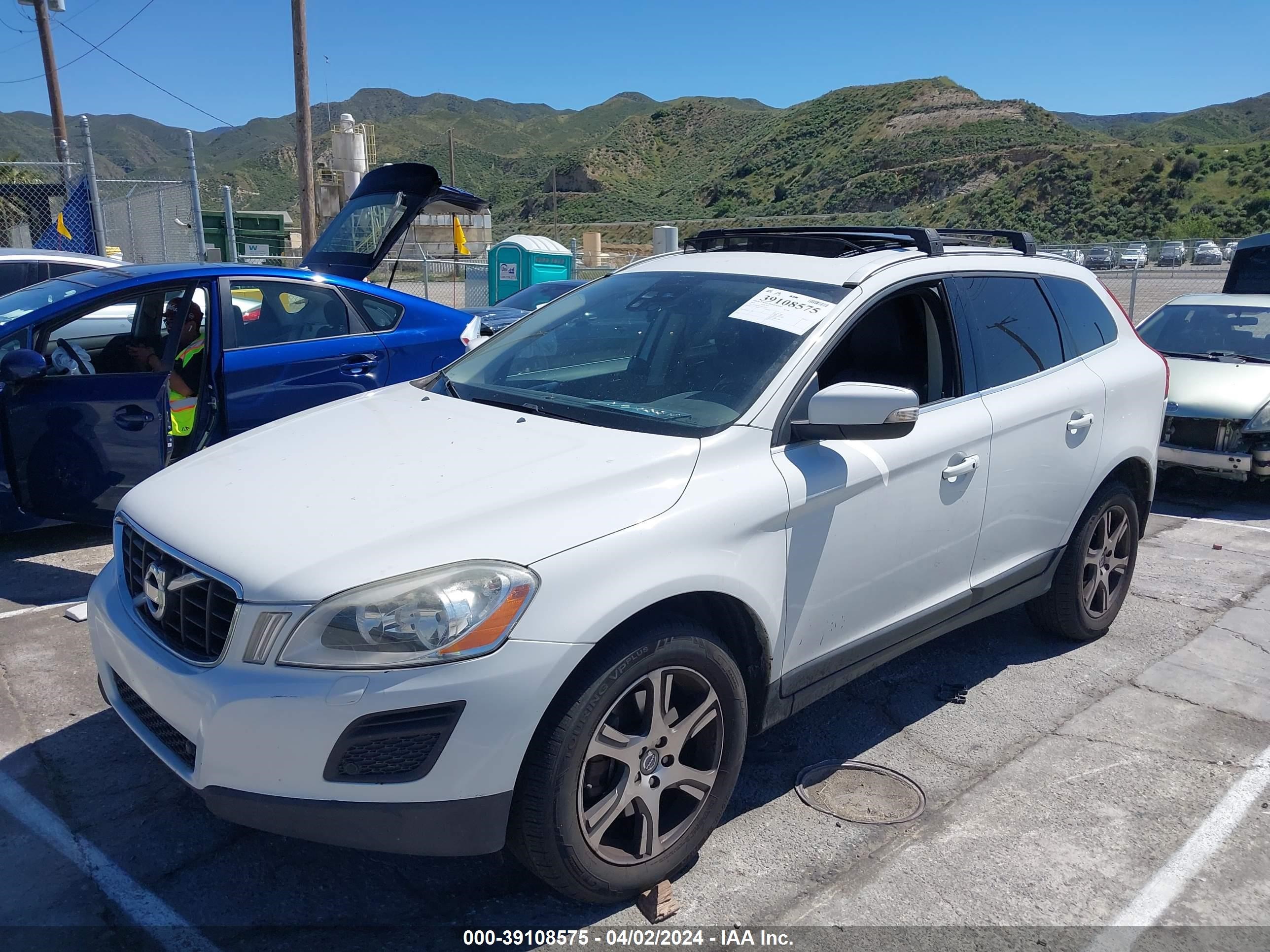 Photo 1 VIN: YV4902DZ3B2218532 - VOLVO XC60 