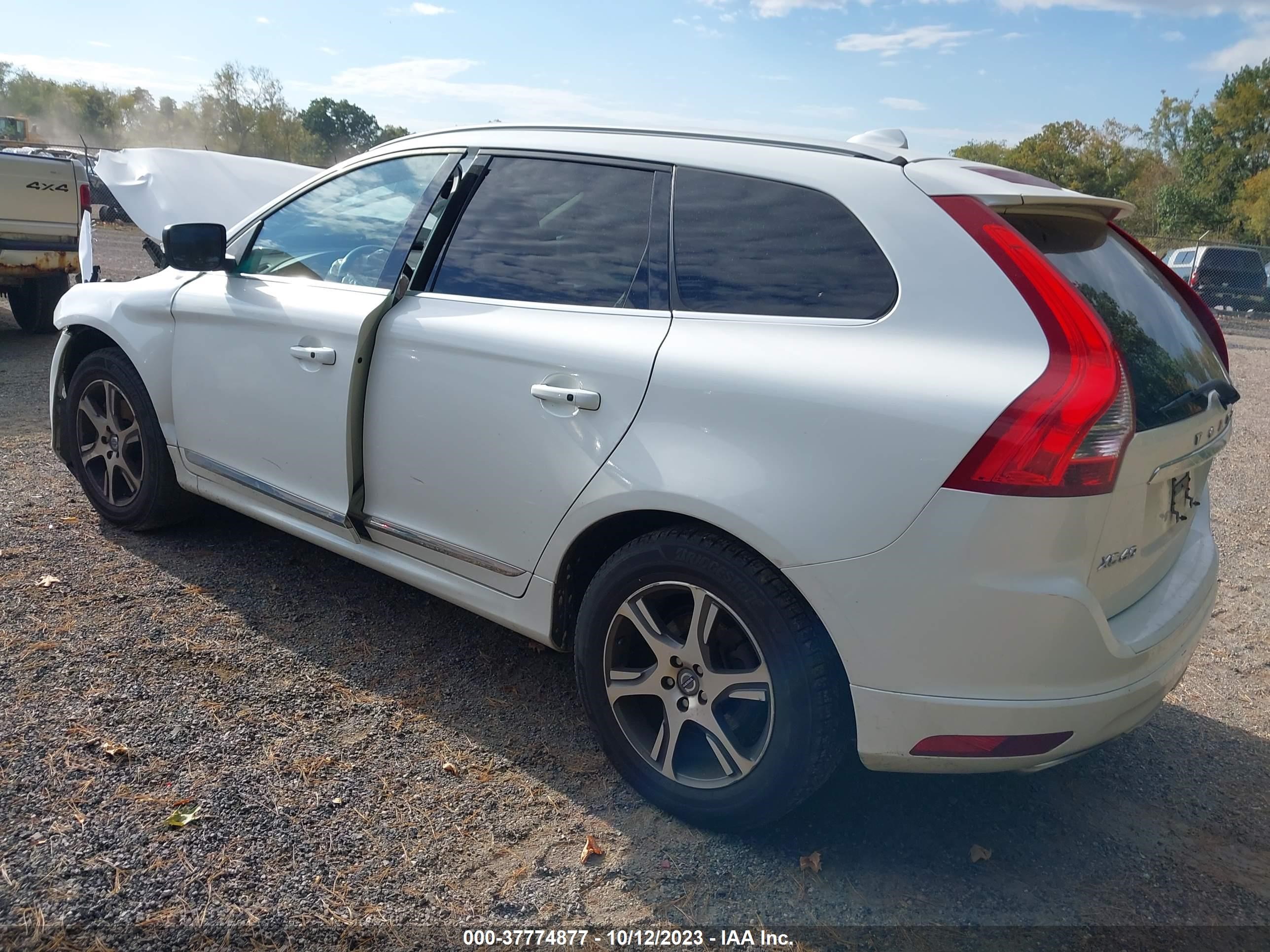 Photo 2 VIN: YV4902DZ4E2512994 - VOLVO XC60 