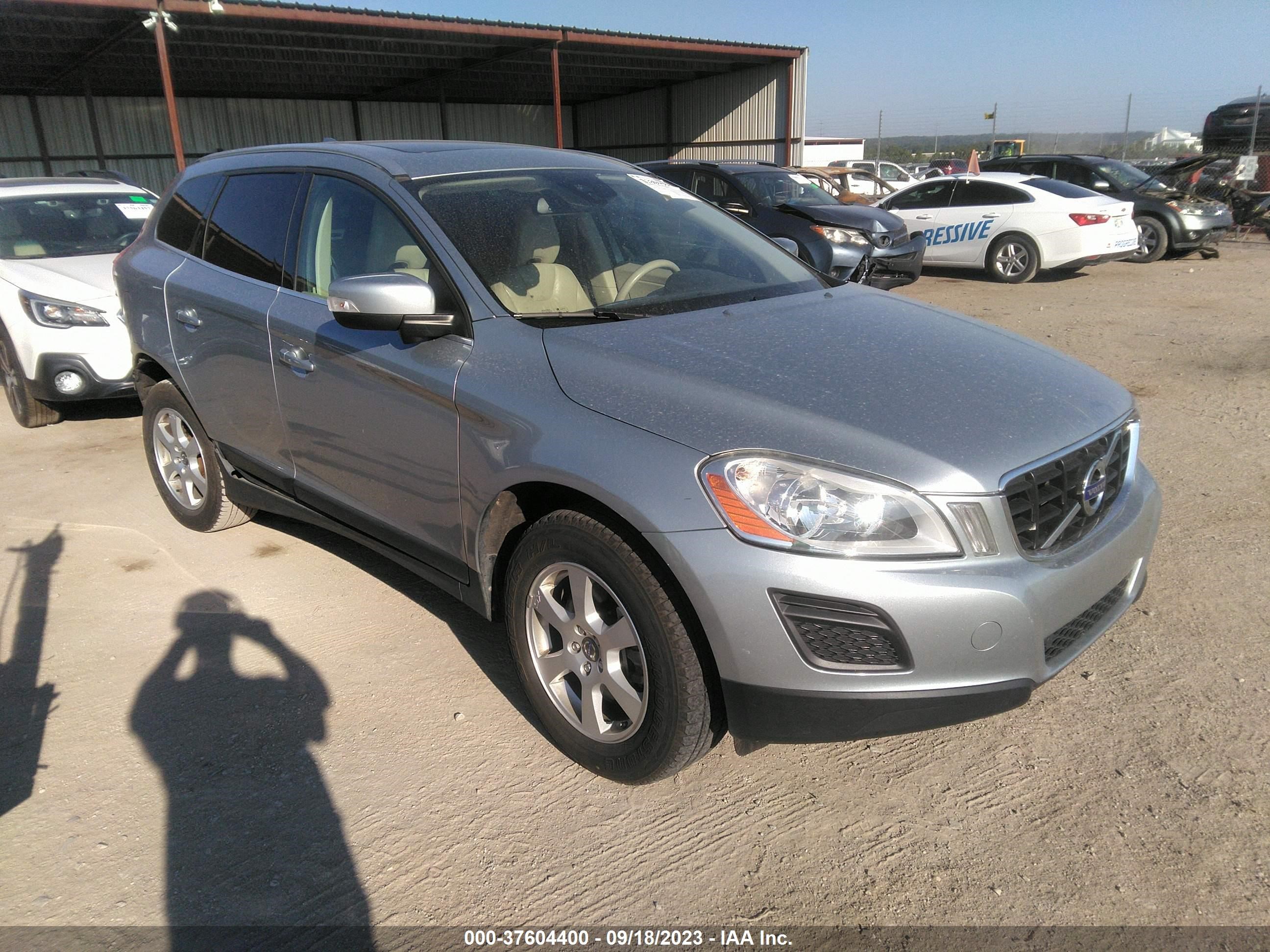 Photo 0 VIN: YV4952DLXC2327052 - VOLVO XC60 